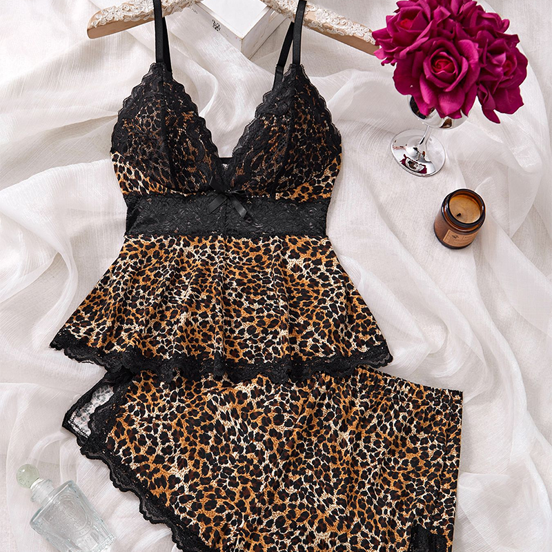 💜 LAST DAY PROMOTION - 50%OFF💜Womens Comfortable Wireless BraLace Trimmed V-Neck Camisole & Shorts Sleepwear Set